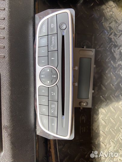 Магнитола Renault Fluence