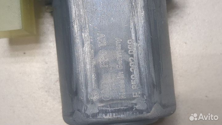 Стеклоподъемник электрический левый передний Skoda Octavia (A7), 2019