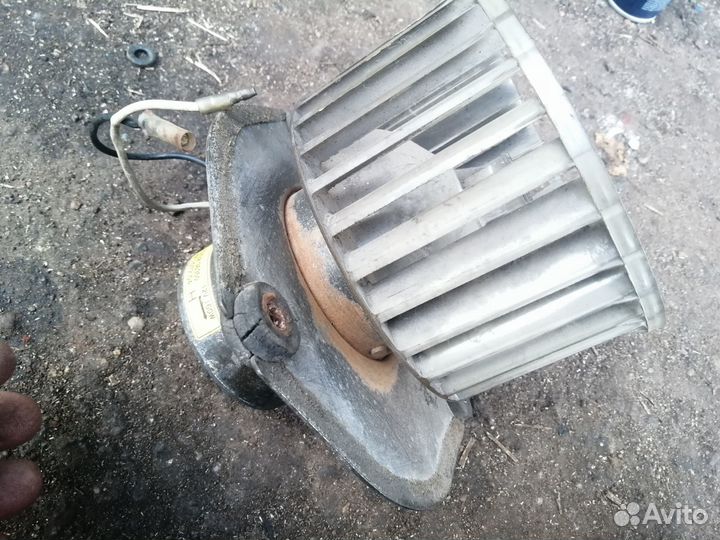 Мотор отопителя печки Nissan Truck