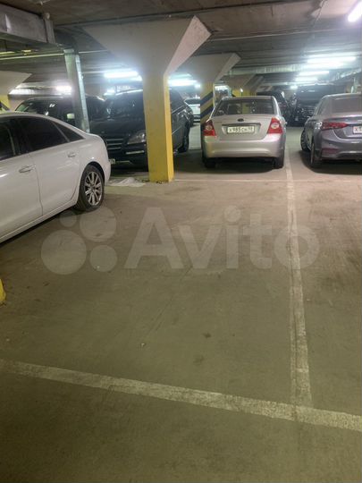 Машиноместо, 12 м²