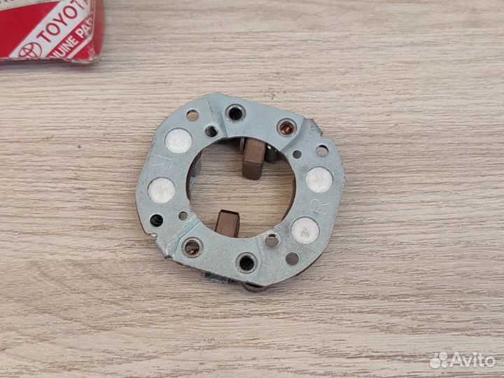 Щеткодержатель стартера Toyota Corolla