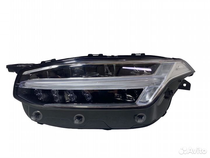 Volvo XC90 2014-2019 года фара левая full LED