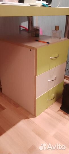 Столешница и две тумбы