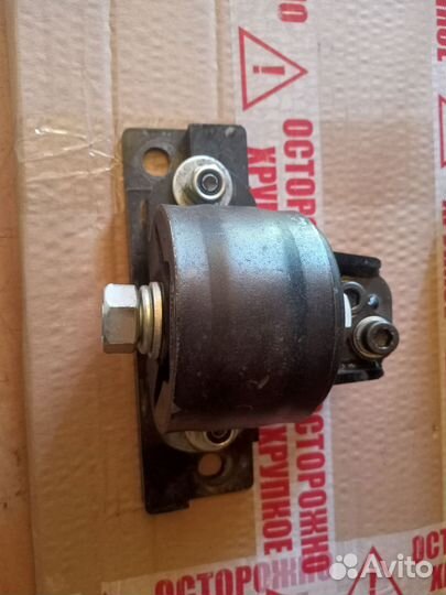 Правая усиленная подушка двигателя vesta