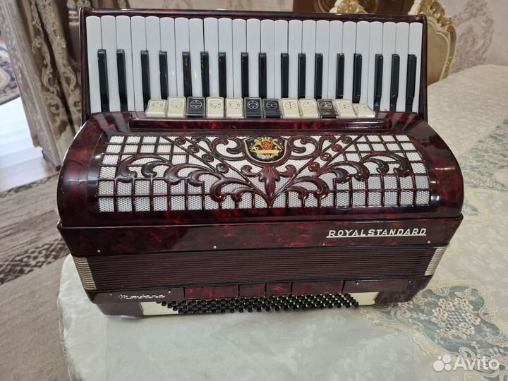 Аккордеон royal standard