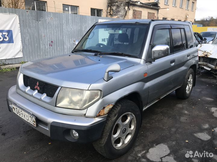 Запчасти для Mitsubishi Pajero IO 1,8 GDI 1999 г