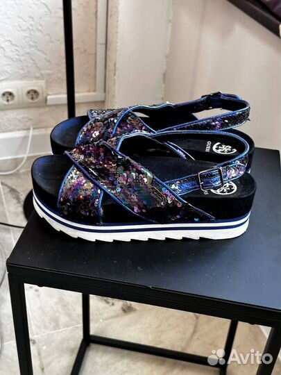 Сандалии женские Guess 39