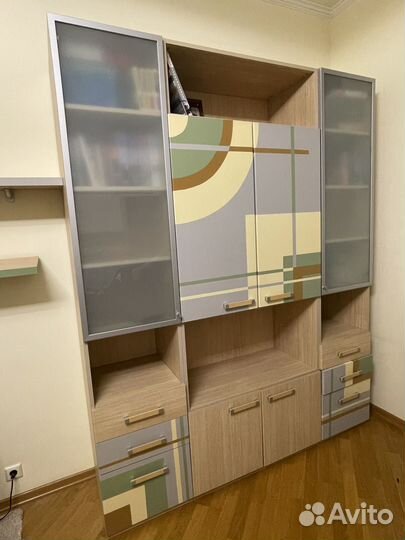 Шкаф книжный