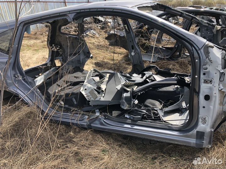 Порог со стойкой правой Nissan Qashqai 2009