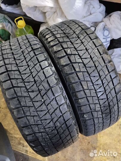 Bridgestone Blizzak DM-V1 225/55 R17