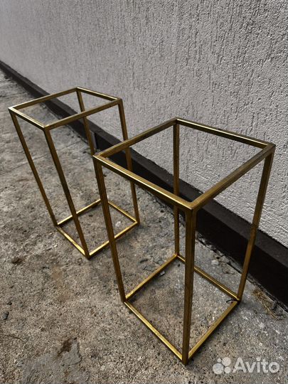 Металлические стойки для декора на свадьбу