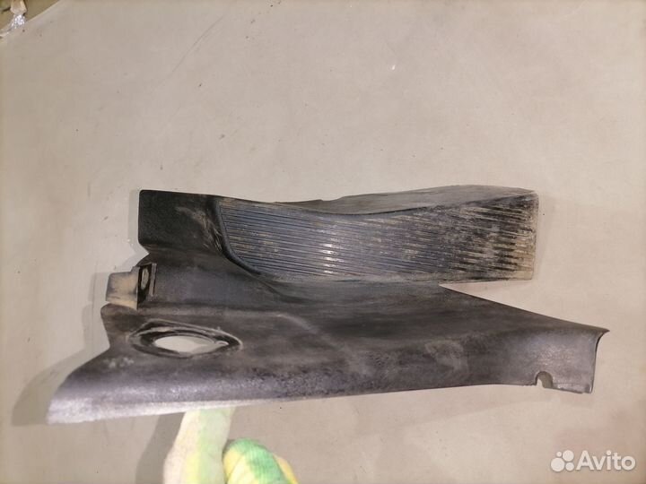 Площадка опорная для ноги Mercedes 190 W201 1993