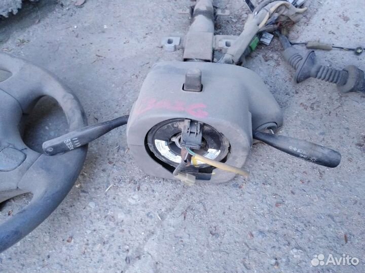 Daihatsu Pyzar фара левая 2 шт