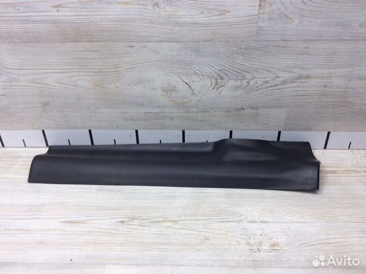 Накладка на порог внутренняя передняя левая