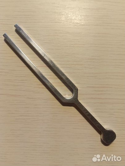 Камертон вилочкой