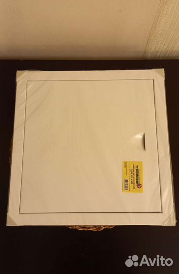 Люк сантехнический новый