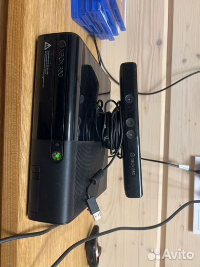 Xbox 360 e console + kinnect+ джойстик
