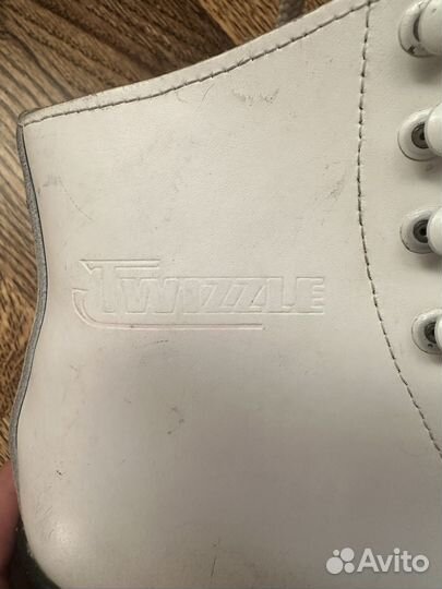 Коньки фигурные Twizzle