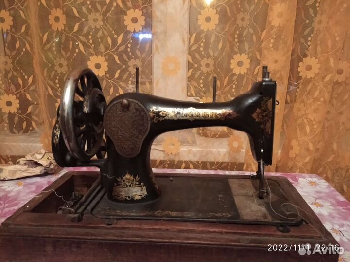 Швейная машинка зингер