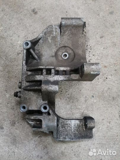 Кронштейн компрессора кондиционера Chery Qq6 S21