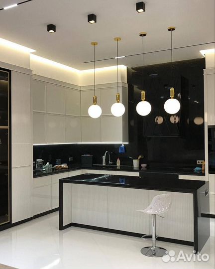 Кухонный гарнитур с островом под ключ