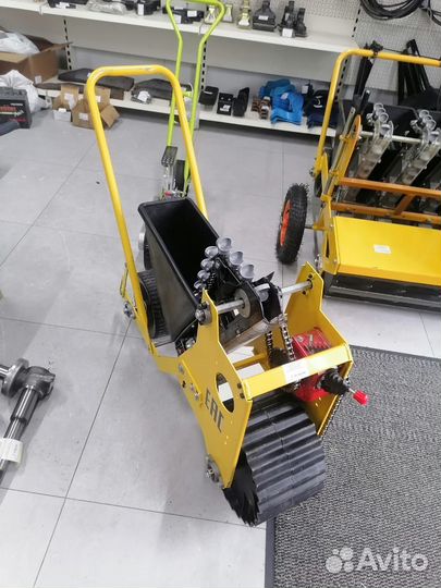 Сажалка для чеснока и лука однорядная