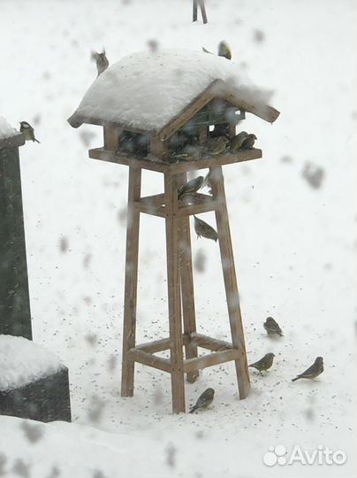 Кормушка для птиц из дерева