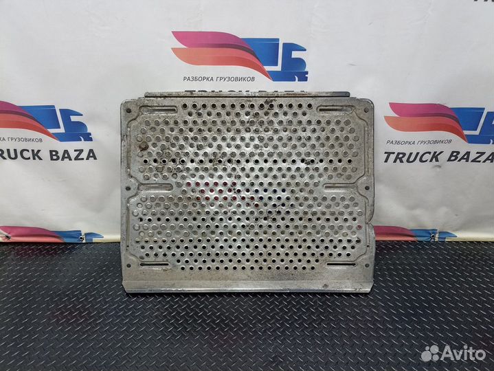 1438418 Трап на раму центральный