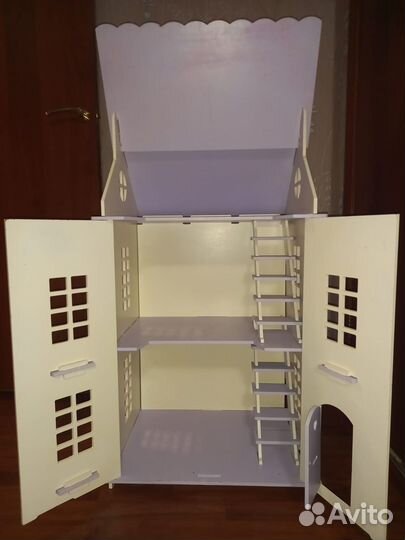 Большой кукольный домик