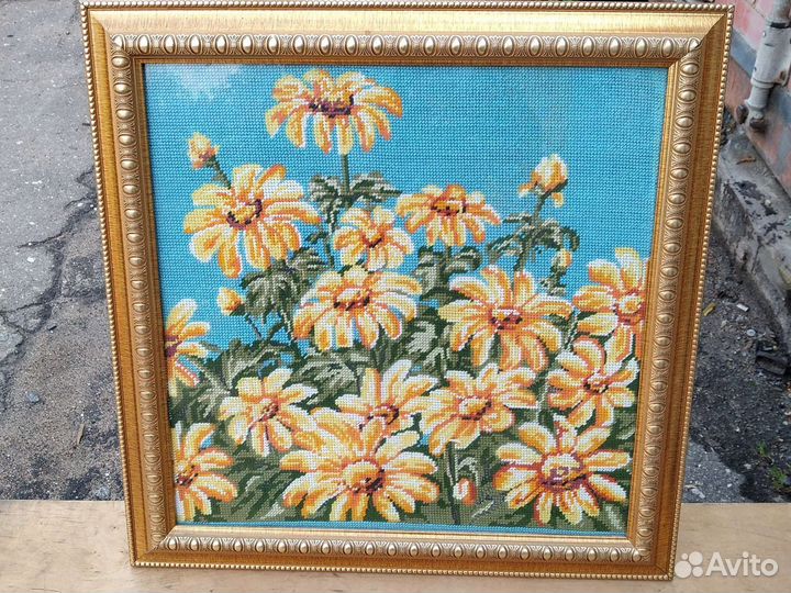 Вышивка цветы. В багете