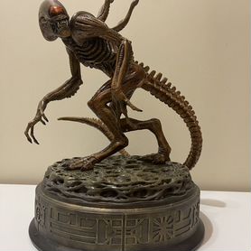 Sideshow Alien Resurrection statue