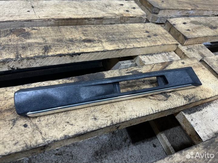 Молдинг на крыло передний левый Bmw 7 E38 M62B35