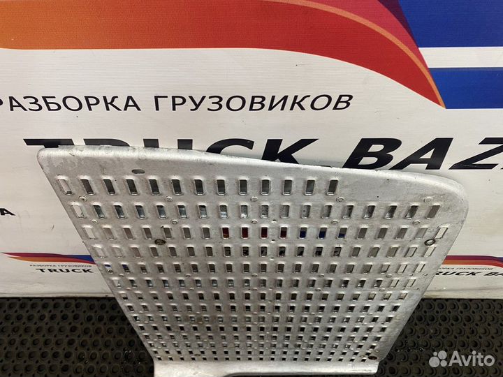 1936146 Трап на раму левый Daf XF106