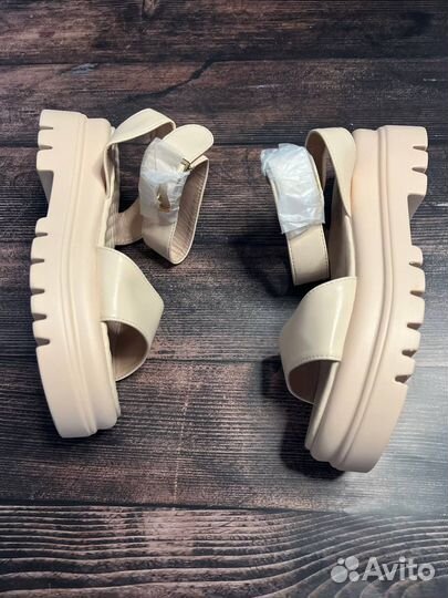 Сандалии женские 39 размер