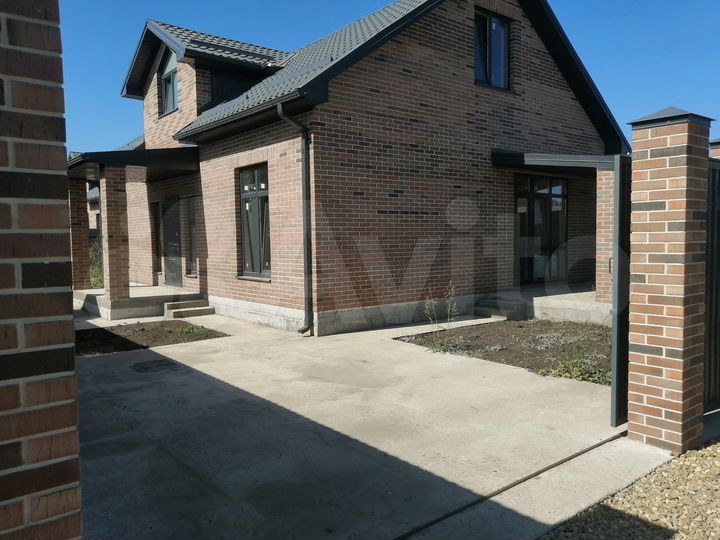 Дом 145 м² на участке 4 сот.