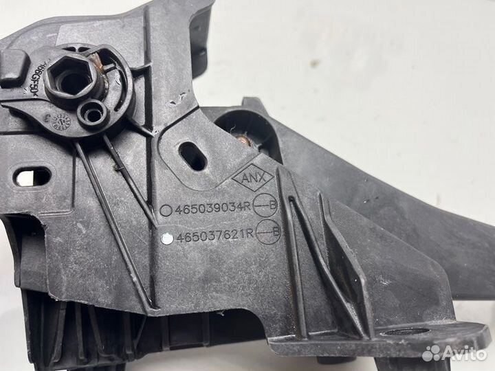 Педаль сцепления Renault Logan 2 K7MA812 2018