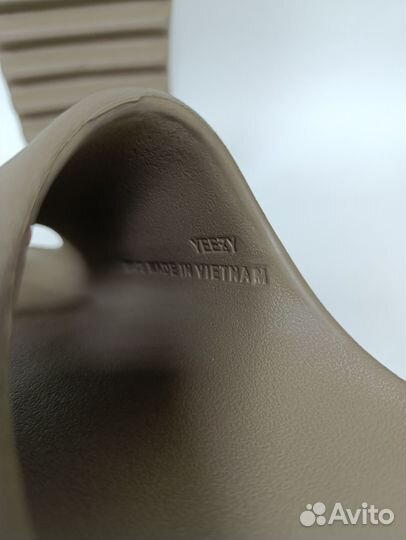 Шлёпки Adidas Yeezy Slide