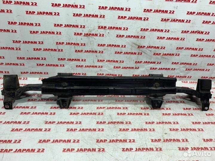 Усилитель бампера задний Toyota Town Ace Noah SR50