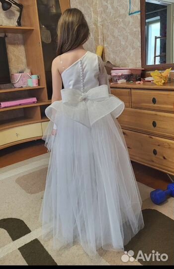 Платье нарядное на девочку 128 134