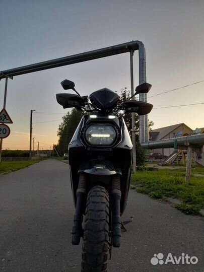 Скутер BWS Wizard Led 125/50