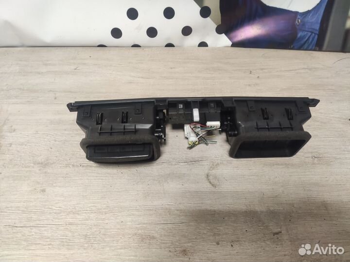 Центральный дефлектор Mitsubishi Lancer 9