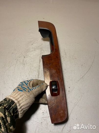 Кнопка стеклоподъемника передняя правая Hyundai