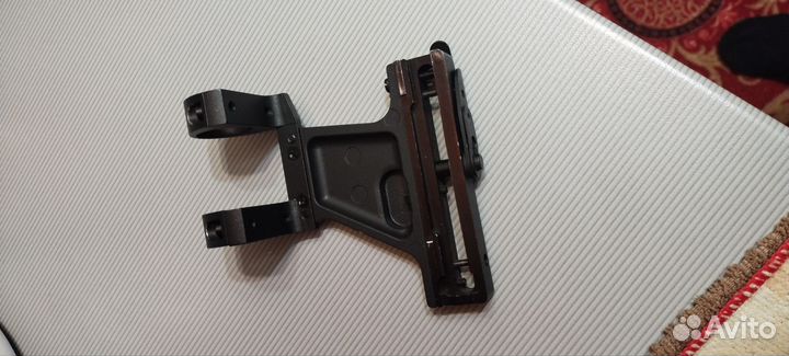 Кронштейн боковой