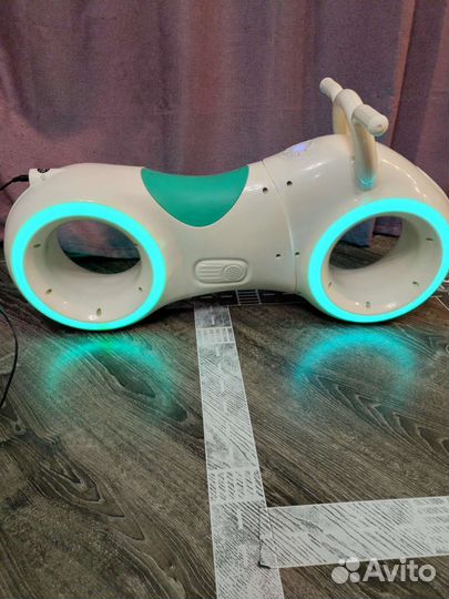 Детский беговел tron bike