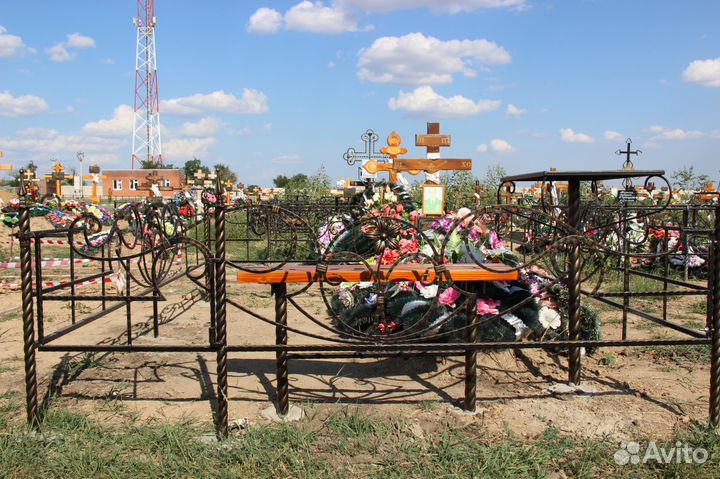 Ограды,памятники,кресты,столики,лавочки