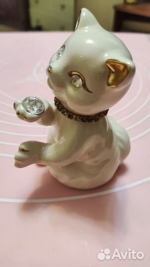 Фарфоровые статуэтки кошки