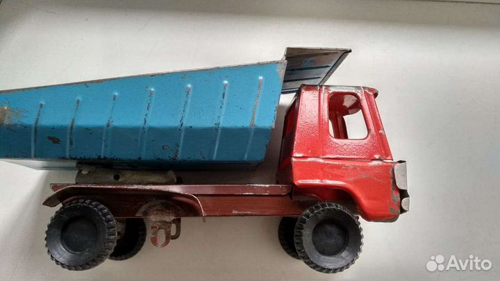 Машинка самосвал