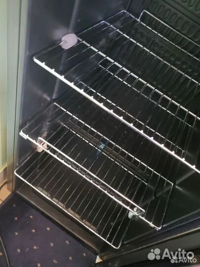 Холодильный шкаф. Выкуп оборудования для кафе ресторана пекарни