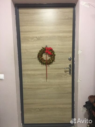 Дверь входная металлическая от застройщика