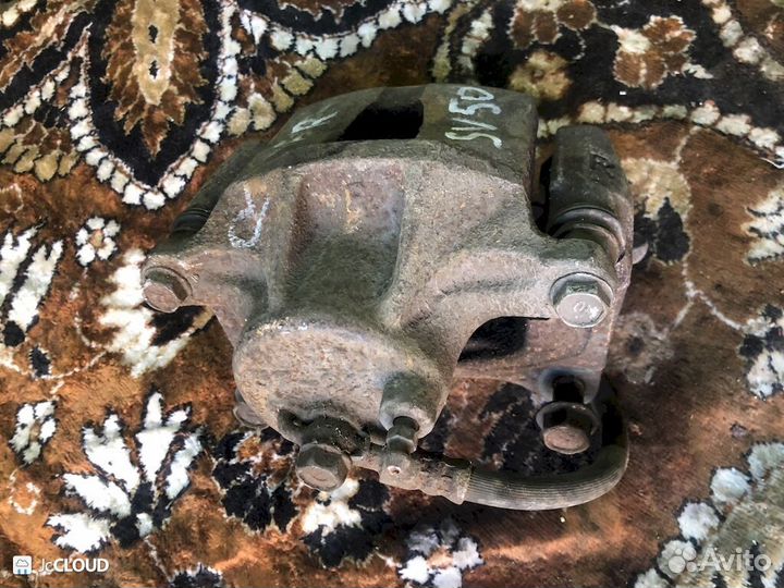 Суппорт на toyota vista ardeo SV50 3sfse